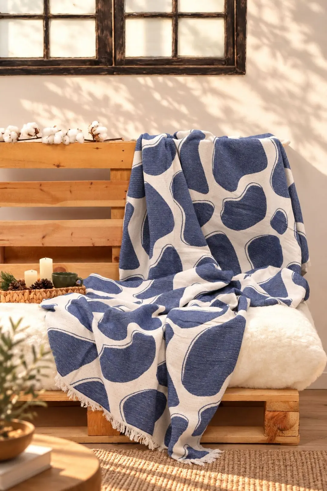 Ürün görseli: Pebble %100 Pamuk Müslin Jakarlı Throw & Battaniye - Koltuk Şalı 145x210cm - Lacivert