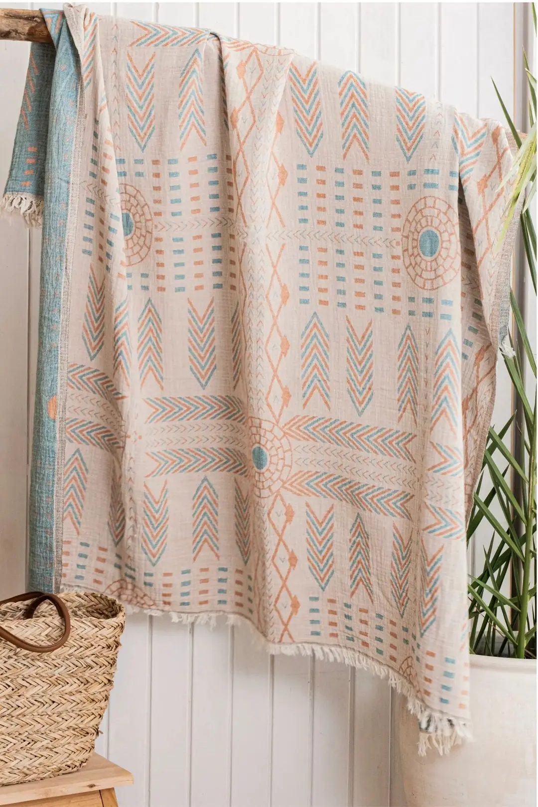 Etnik Desen Jakarlı Dokuma Müslin Çok Amaçlı Şal & Throw - Turkuaz 130 x 150 cm.